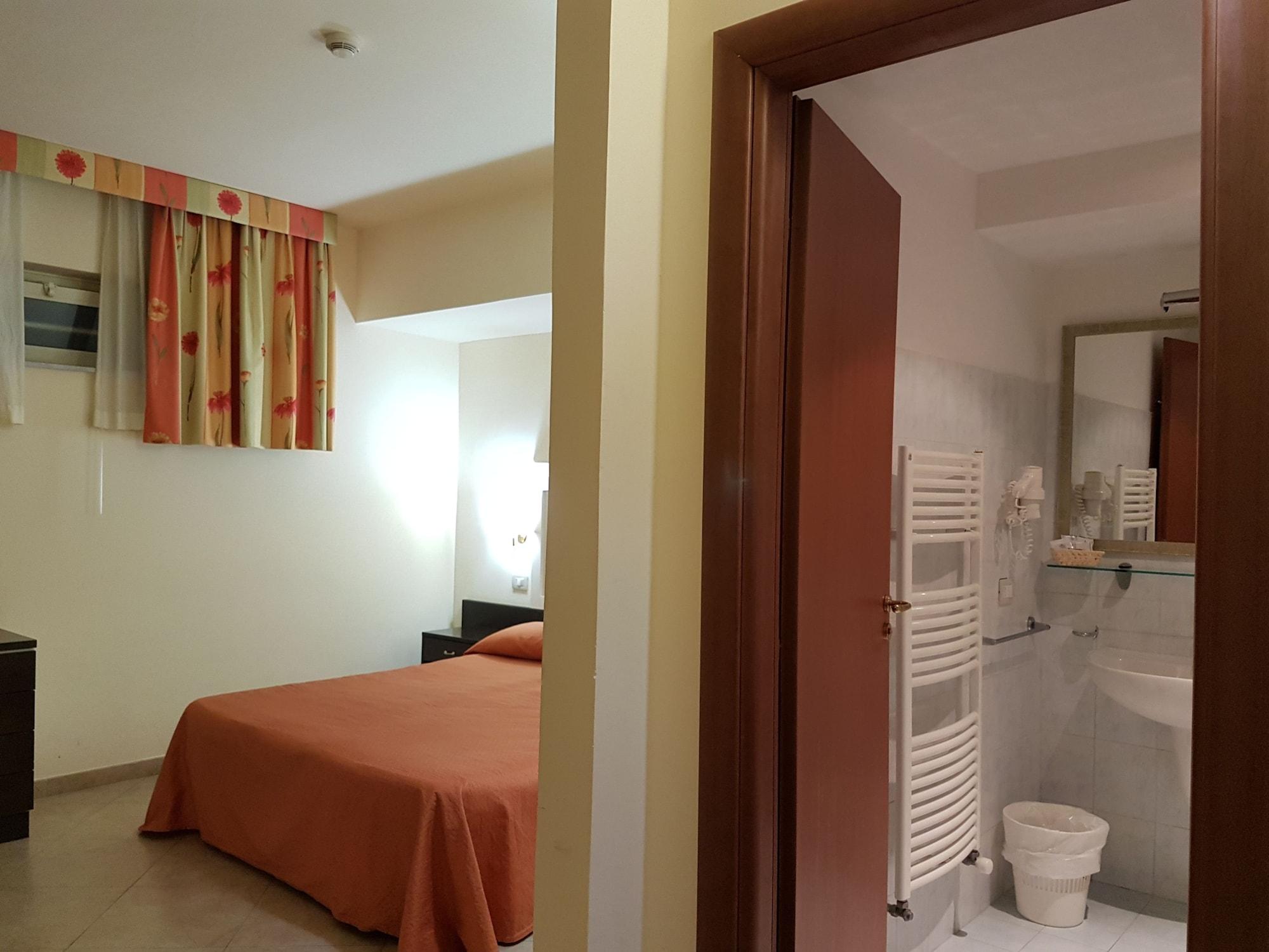 לטויאני Hotel Orizzonte מראה חיצוני תמונה