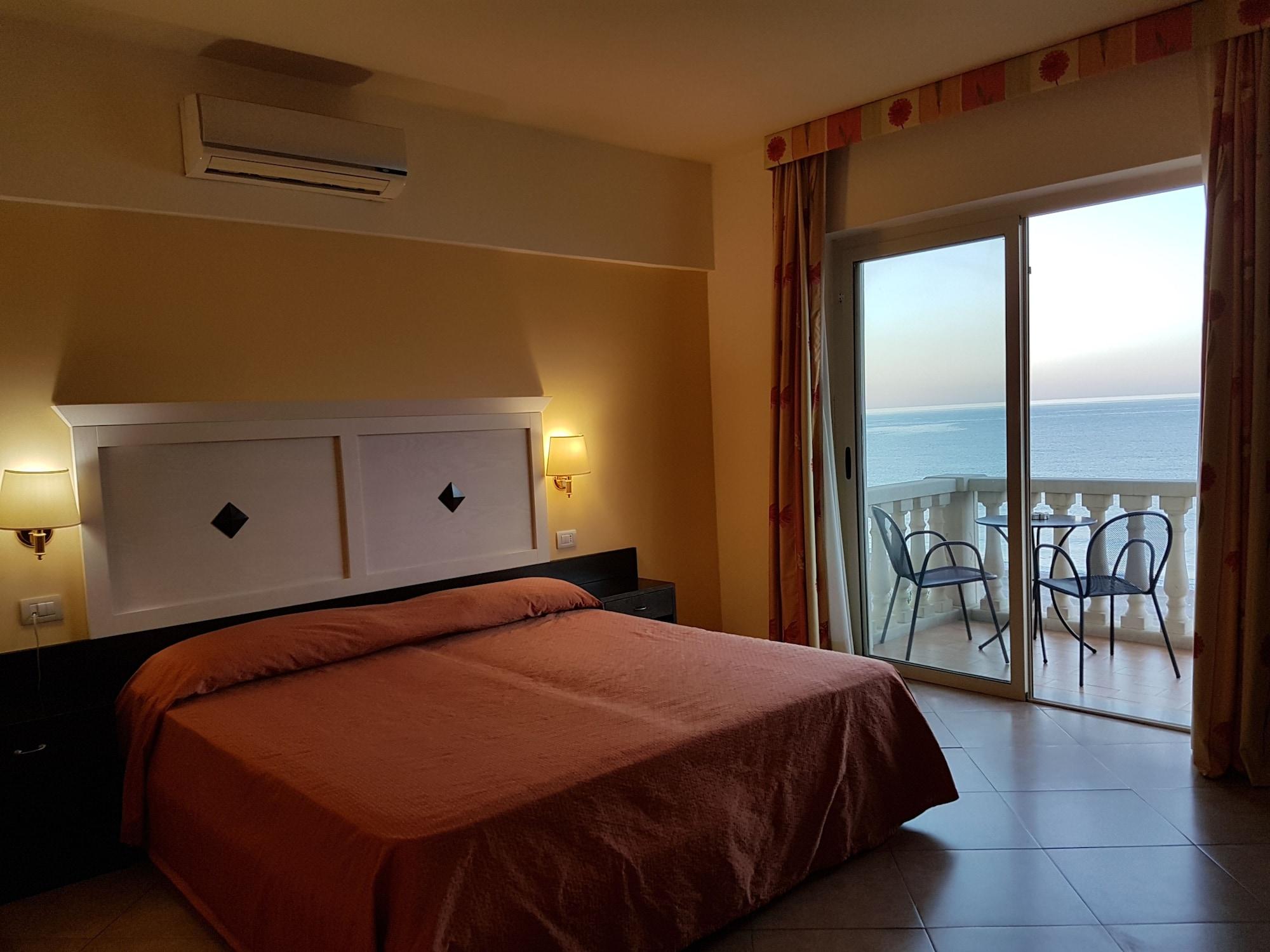 לטויאני Hotel Orizzonte מראה חיצוני תמונה