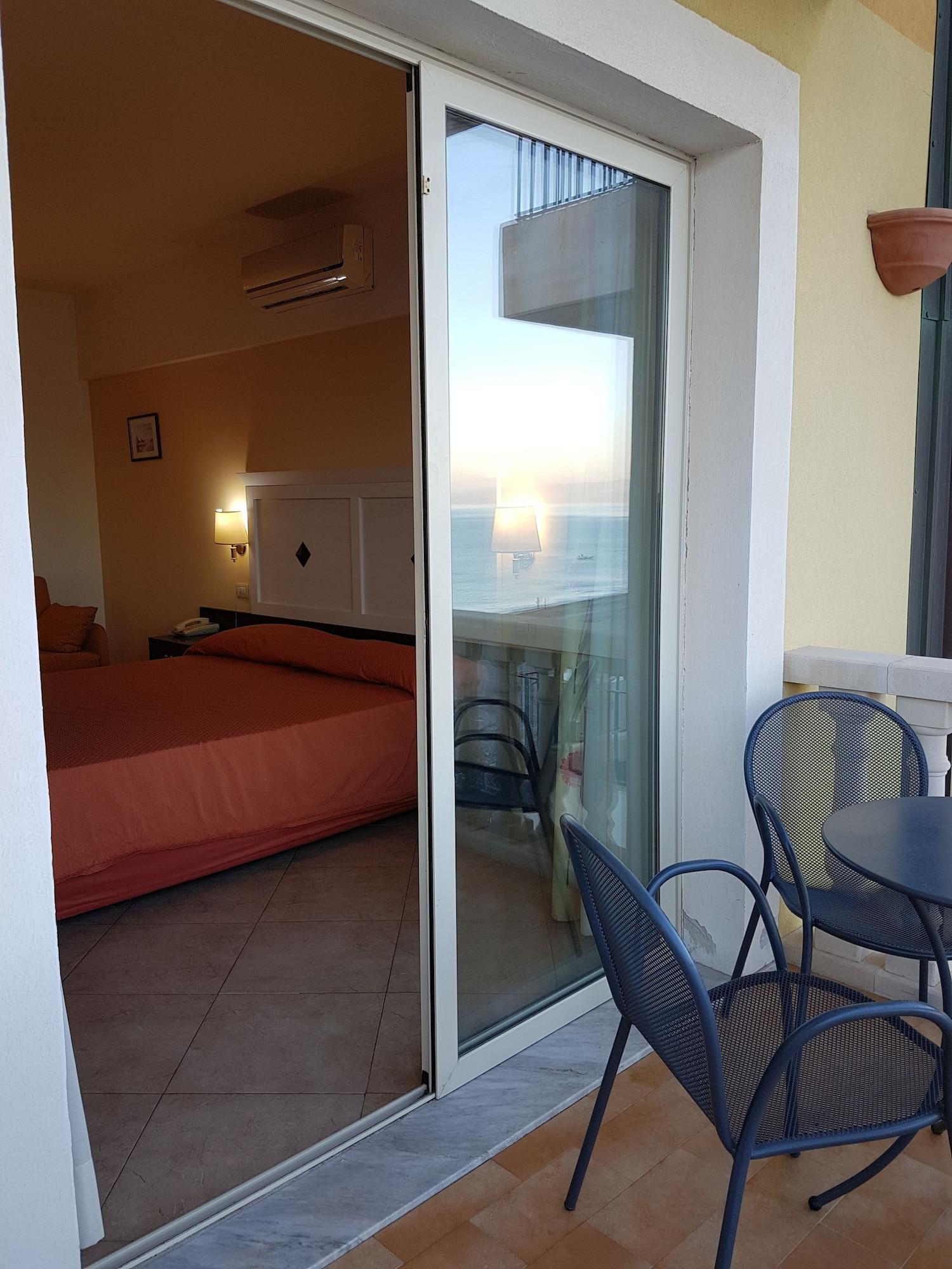לטויאני Hotel Orizzonte מראה חיצוני תמונה