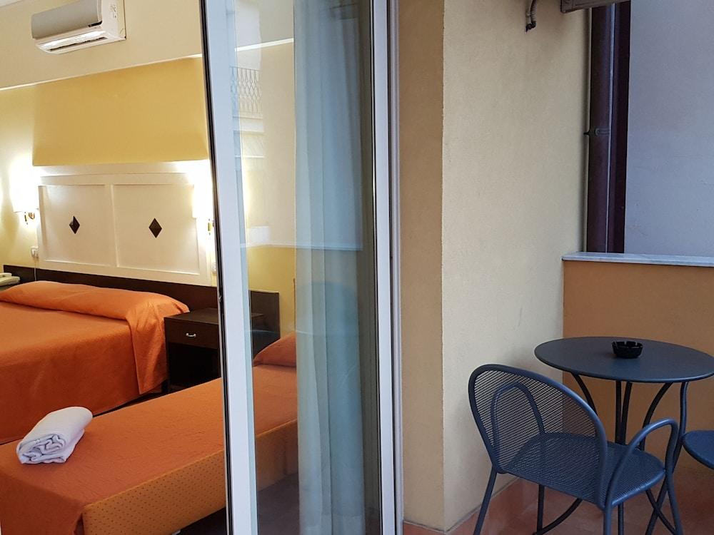 לטויאני Hotel Orizzonte מראה חיצוני תמונה