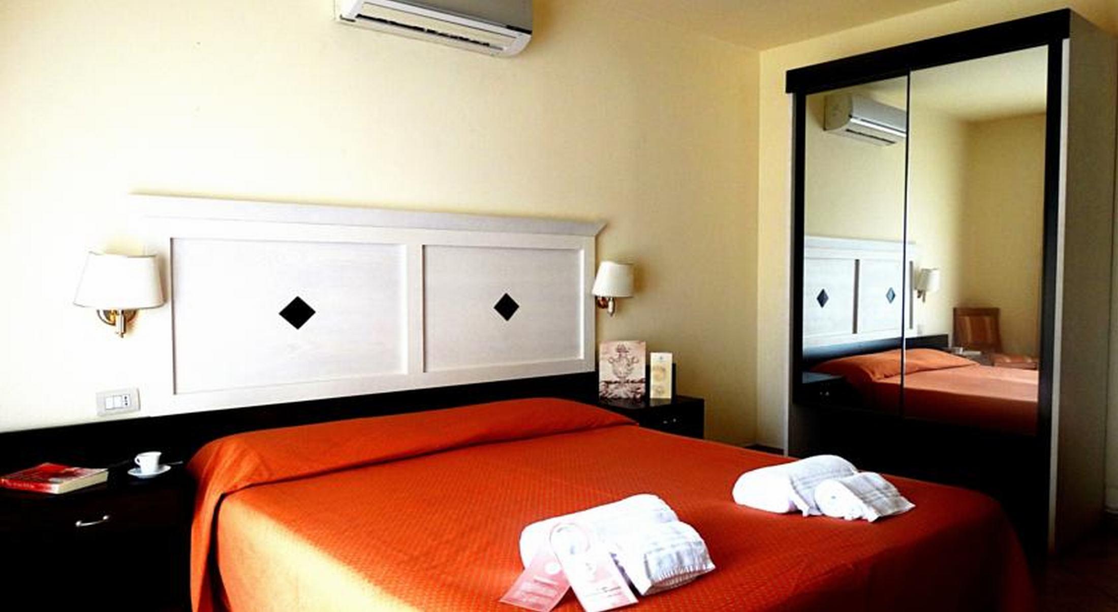 לטויאני Hotel Orizzonte מראה חיצוני תמונה