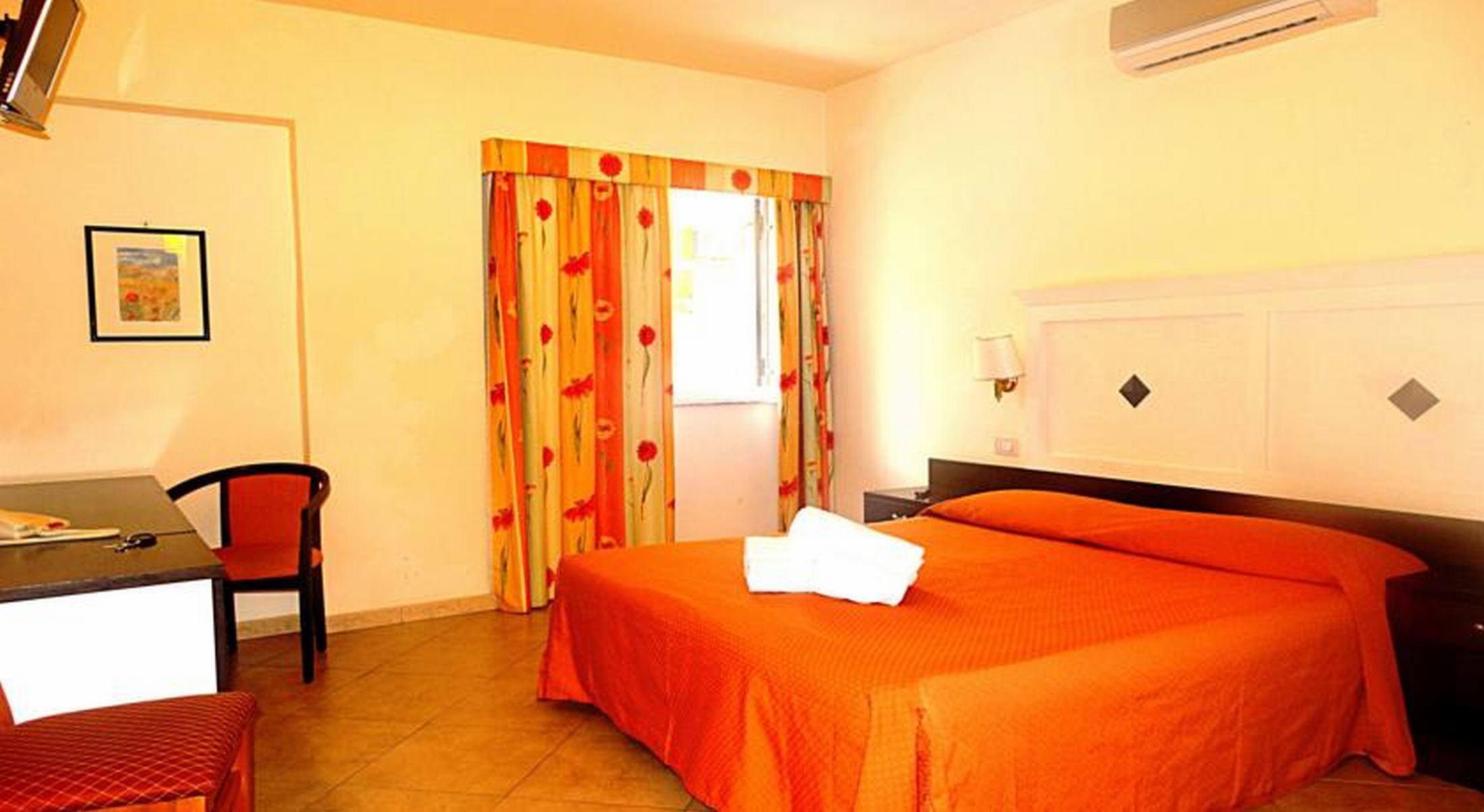 לטויאני Hotel Orizzonte מראה חיצוני תמונה