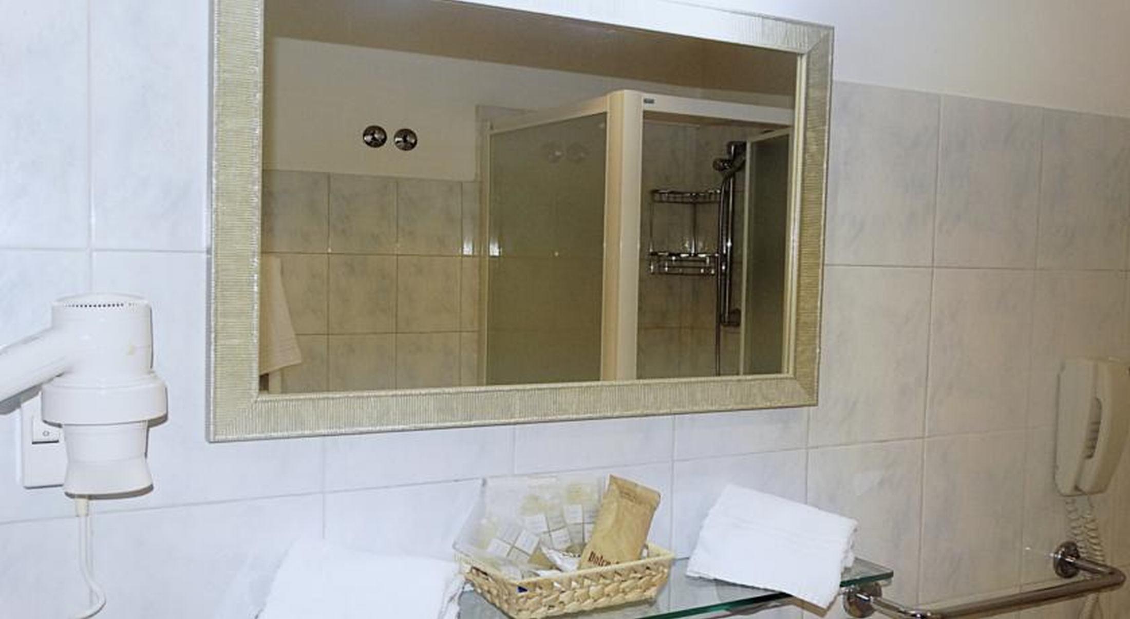 לטויאני Hotel Orizzonte מראה חיצוני תמונה