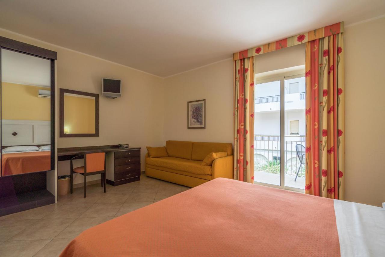 לטויאני Hotel Orizzonte מראה חיצוני תמונה