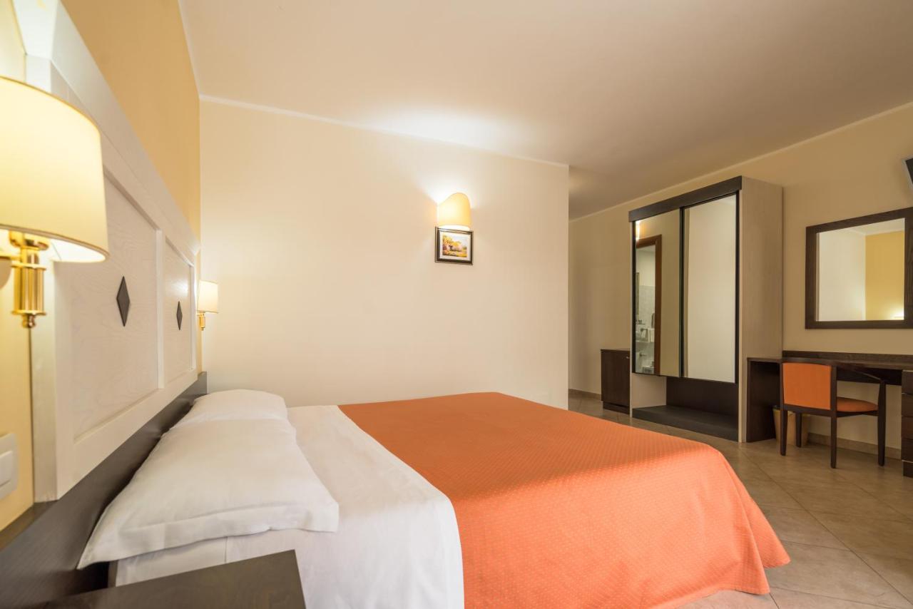 לטויאני Hotel Orizzonte מראה חיצוני תמונה