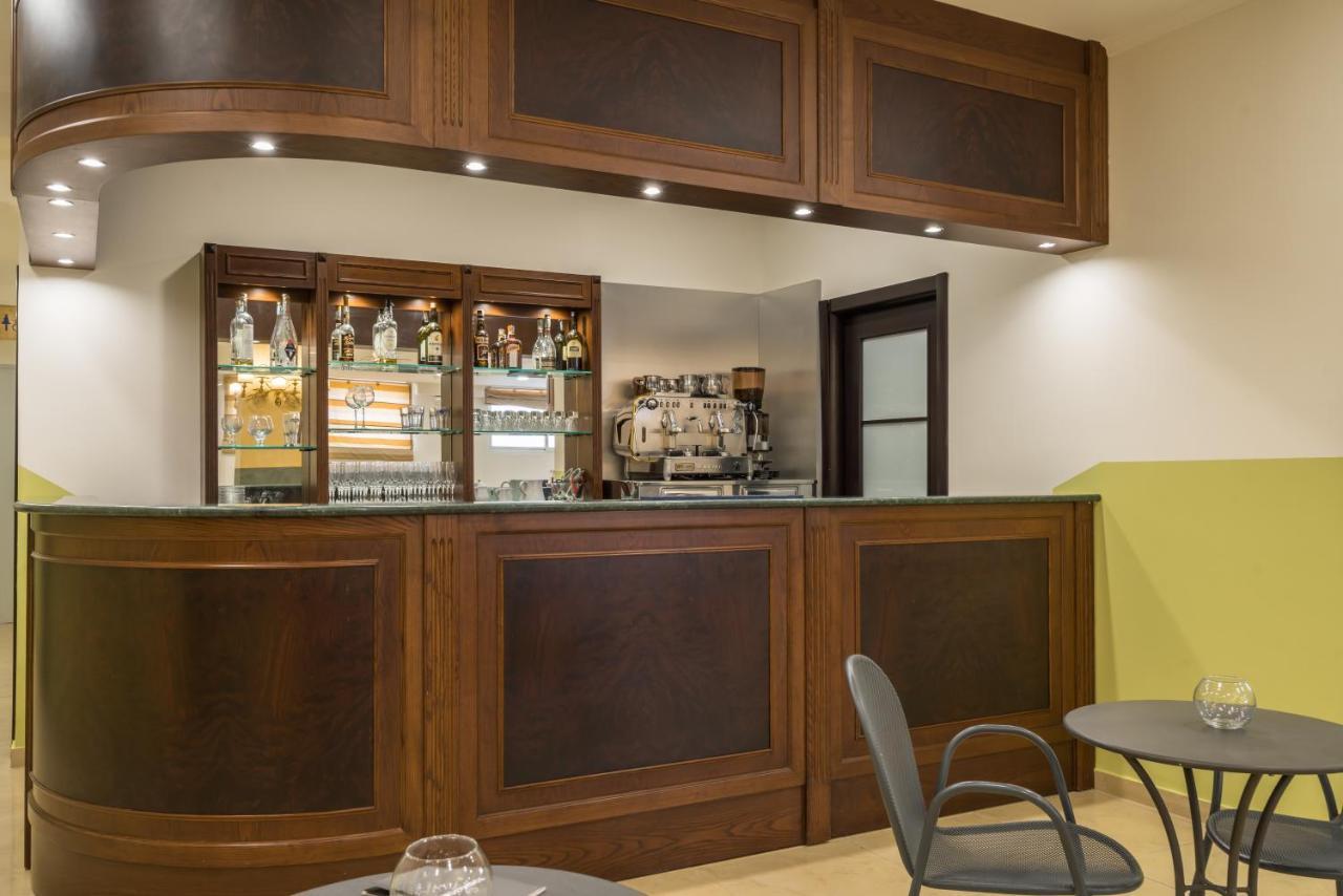לטויאני Hotel Orizzonte מראה חיצוני תמונה