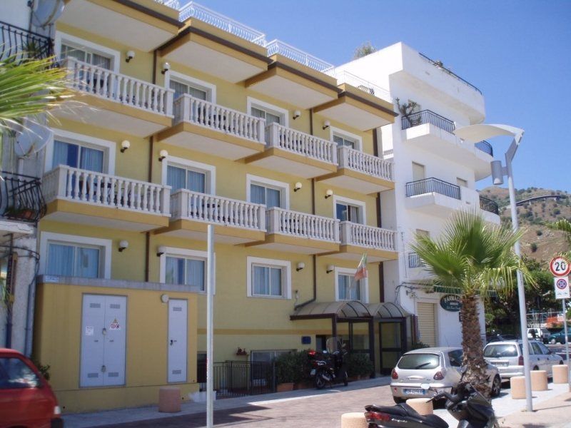 לטויאני Hotel Orizzonte מראה חיצוני תמונה