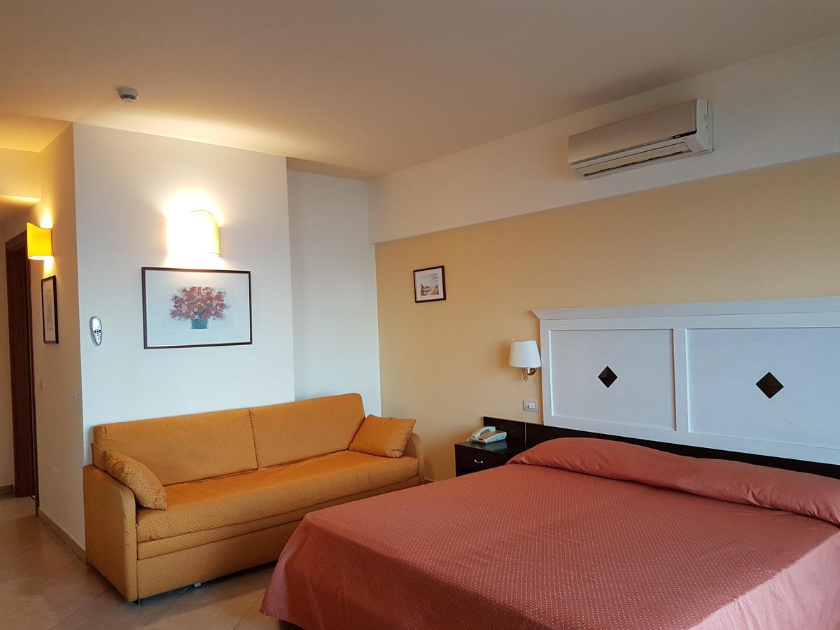 לטויאני Hotel Orizzonte מראה חיצוני תמונה