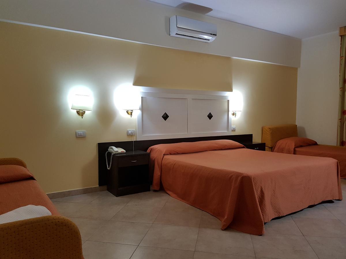 לטויאני Hotel Orizzonte מראה חיצוני תמונה