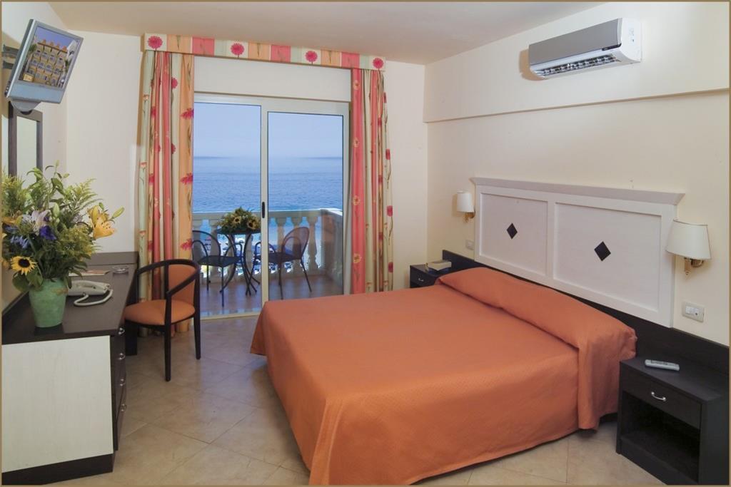 לטויאני Hotel Orizzonte מראה חיצוני תמונה